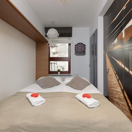Warsaw Srodmiescie Riverside Three-Bedroom Apartment By Renters ภายนอก รูปภาพ