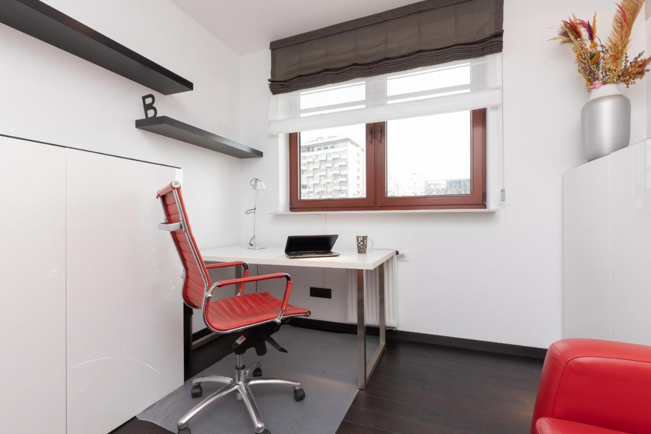 Warsaw Srodmiescie Riverside Three-Bedroom Apartment By Renters ภายนอก รูปภาพ