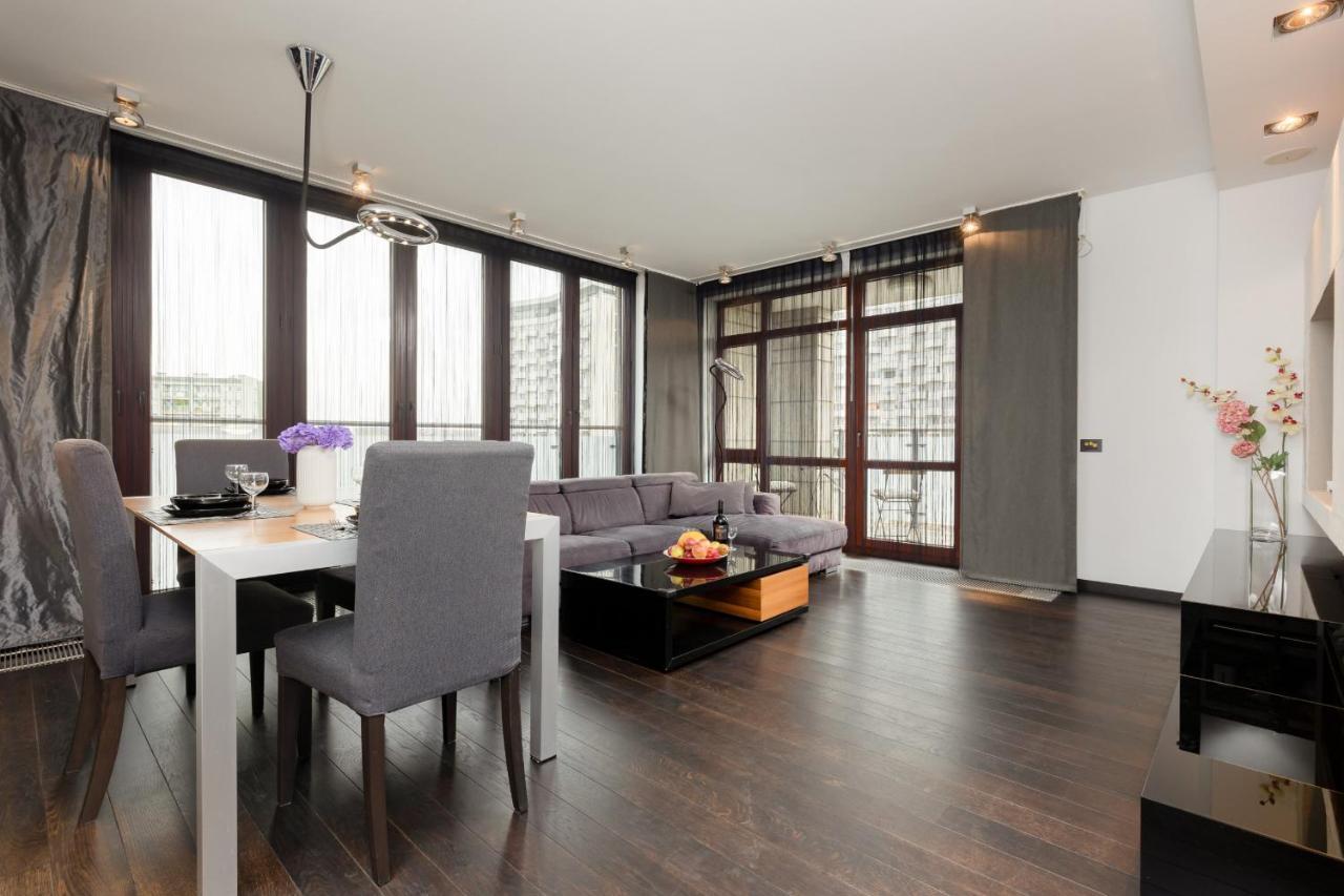 Warsaw Srodmiescie Riverside Three-Bedroom Apartment By Renters ภายนอก รูปภาพ